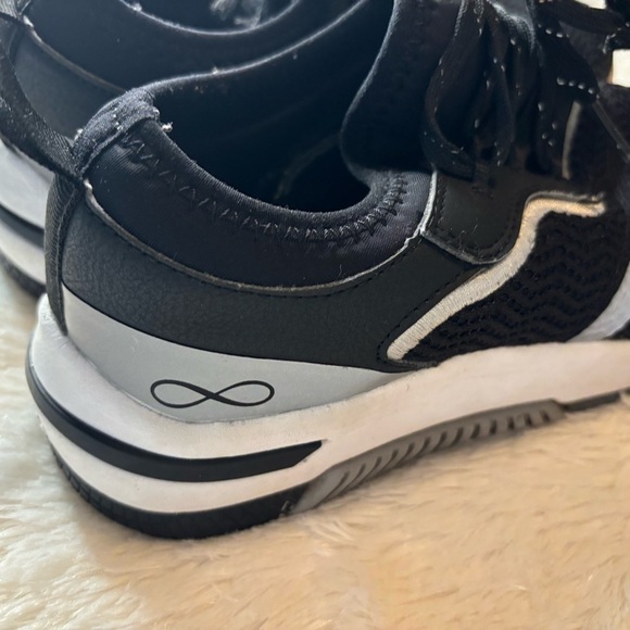 Black Slip-on Nursing Shoes Infinity by Cherokee Size 8 - Picture 3 of 9